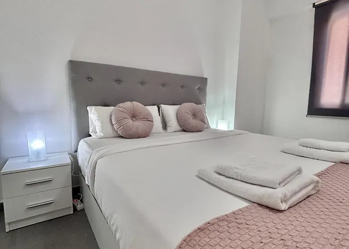 Coastal Retreats, & Ocean View Playa Arena *
